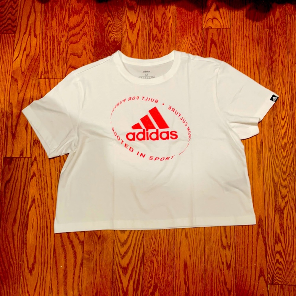 Women’s T-shirt/crop top